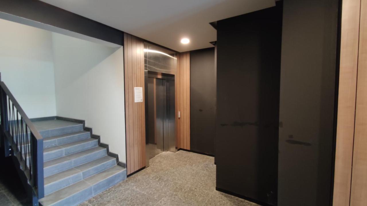 Rybalsky Studio Apartment Dnipro View 基輔 外观 照片